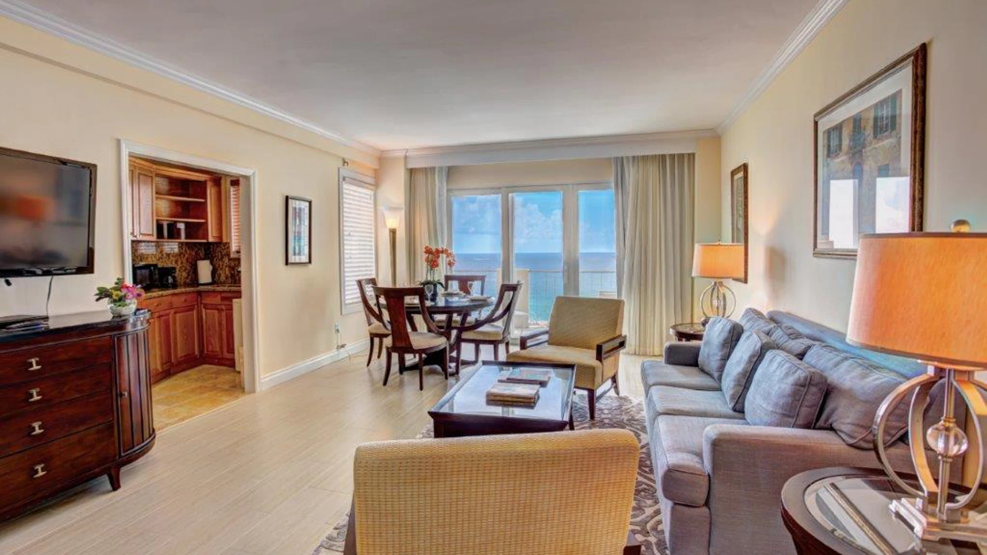 Deluxe Ocean Suite